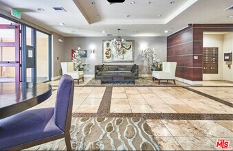 311 S Gramercy Pl in Los Angeles, CA - Building Photo - Building Photo
