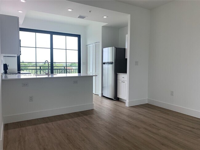 4100 Davie Rd in Davie, FL - Foto de edificio - Building Photo