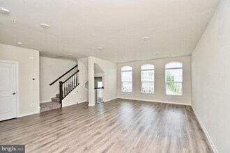 5555 Lanteen St, Unit 5555 Lanteen St in Lanham, MD - Foto de edificio - Building Photo