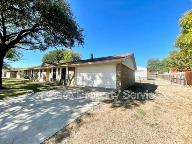 120 York Dr in Lorena, TX - Building Photo - Building Photo