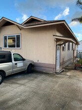 17 Kauila St, Unit A in Honolulu, HI - Building Photo - Building Photo