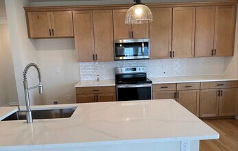 4 Stratton Dr in Woburn, MA - Building Photo - Building Photo
