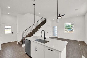 7603 Carver Ave in Austin, TX - Building Photo - Building Photo