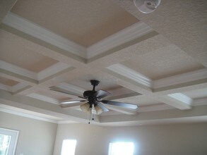 6410 Melanzane Ave in San Antonio, TX - Foto de edificio - Building Photo