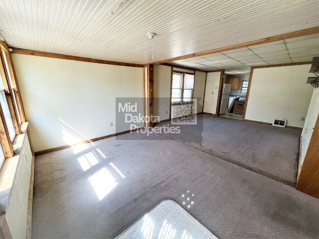 212 W Fir Ave in Mitchell, SD - Building Photo - Building Photo