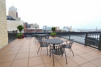 Knapp's Centre Apartments in Lansing, MI - Building Photo - Building Photo