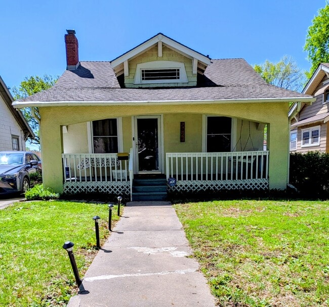 property at 1021 E 76th St