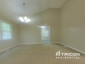 1221 Lakeview Pkwy in Villa Rica, GA - Building Photo - Building Photo