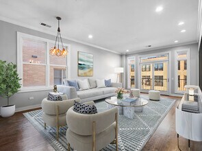 1355 W Washington Blvd, Unit 4D in Chicago, IL - Building Photo - Building Photo