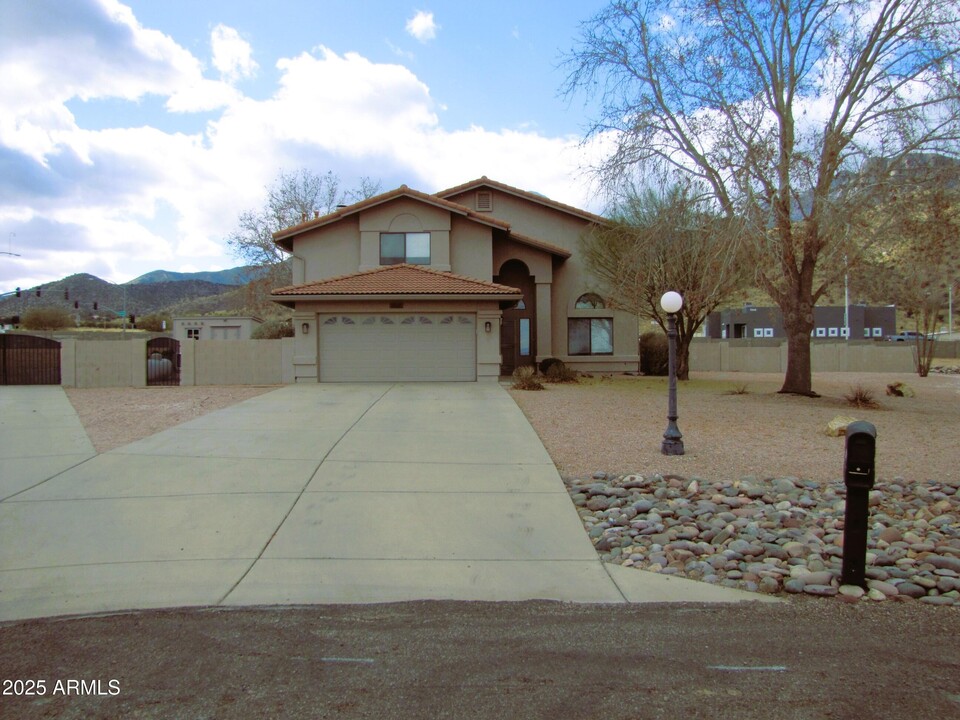 7168 S Spruce Cir in Hereford, AZ - Building Photo