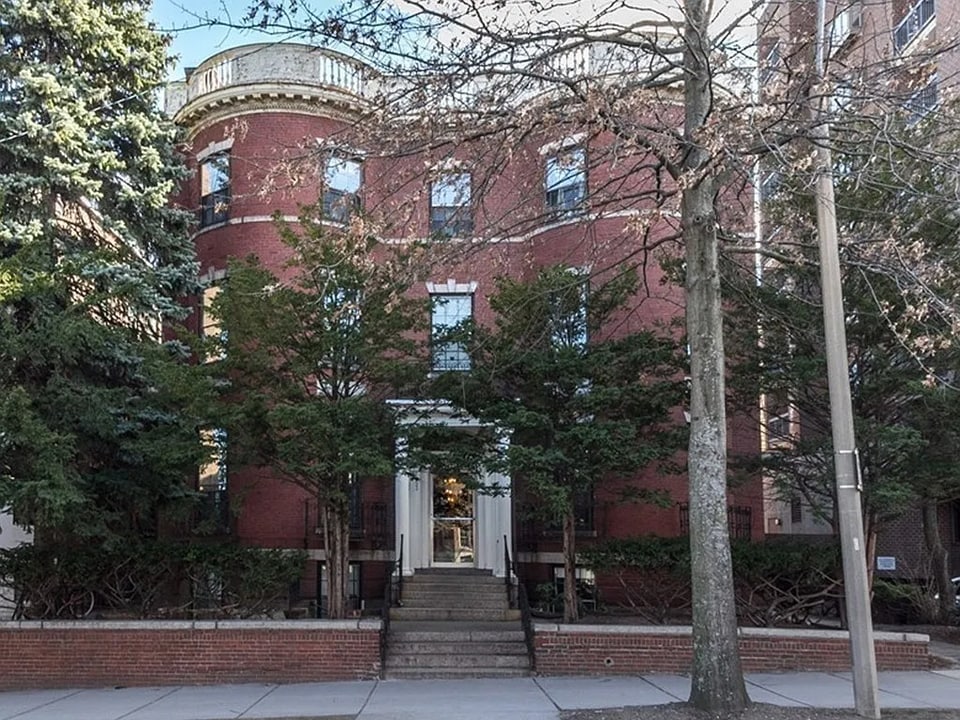 1253 Beacon St, Unit BB3 in Brookline, MA - Foto de edificio