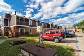 Northgate Apartments in Houston, TX - Foto de edificio - Building Photo