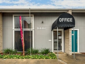 Pinewoods Apartments in Arlington, TX - Building Photo - Building Photo