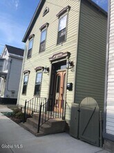122 N Ferry St in Schenectady, NY - Building Photo - Building Photo