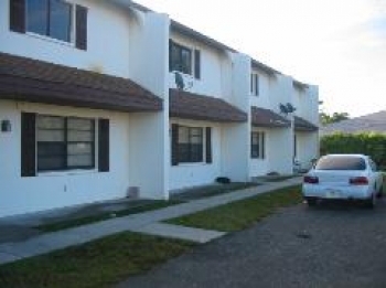 323 SE 24th Ave in Cape Coral, FL - Building Photo - Building Photo