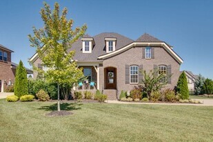 3584 Robbins Nest Rd in Thompson's Station, TN - Building Photo