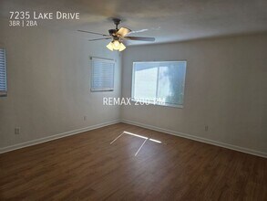 7235 Lake Dr in Orlando, FL - Building Photo - Building Photo