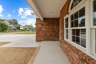 235 College Park Dr in Wytheville, VA - Foto de edificio - Building Photo