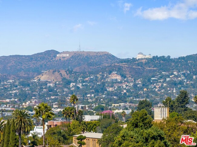 1432 Murray Dr in Los Angeles, CA - Foto de edificio - Building Photo