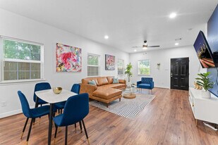 5009 Mallow St in Houston, TX - Building Photo