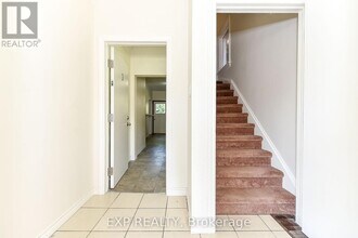 182-182 Emerald St S in Hamilton, ON - Building Photo - Building Photo