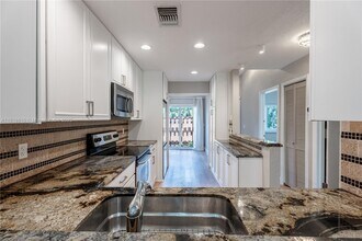 4291 S Pine Island Rd in Davie, FL - Building Photo - Building Photo