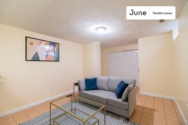 277 Paris in Boston, MA - Building Photo - Building Photo