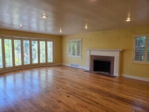 4971 Cresita Dr in San Diego, CA - Building Photo - Building Photo