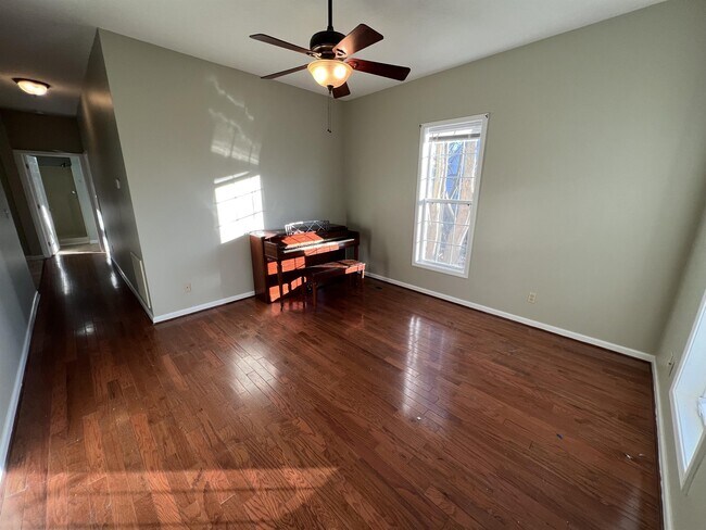 205 Woodland St in Martin, TN - Building Photo - Building Photo