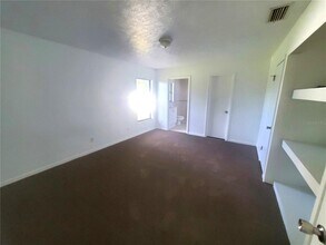9325 SE 119th Ln in Belleview, FL - Building Photo - Building Photo