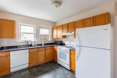 90 Harriet St, Unit left in Boston, MA - Building Photo - Building Photo