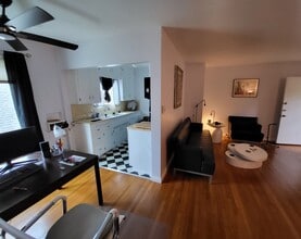 219 Esperanza Ave, Unit 7 in Long Beach, CA - Foto de edificio - Building Photo