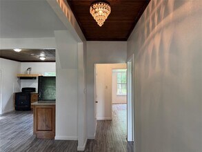 718 Pear St in Lockhart, TX - Building Photo - Building Photo