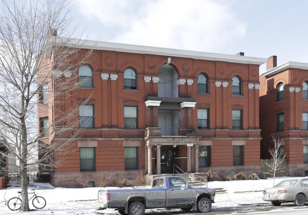 1904 Park Ave in Minneapolis, MN - Building Photo