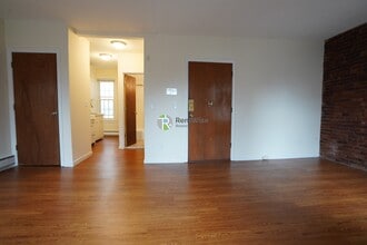 74 S Huntington Ave in Boston, MA - Building Photo - Building Photo
