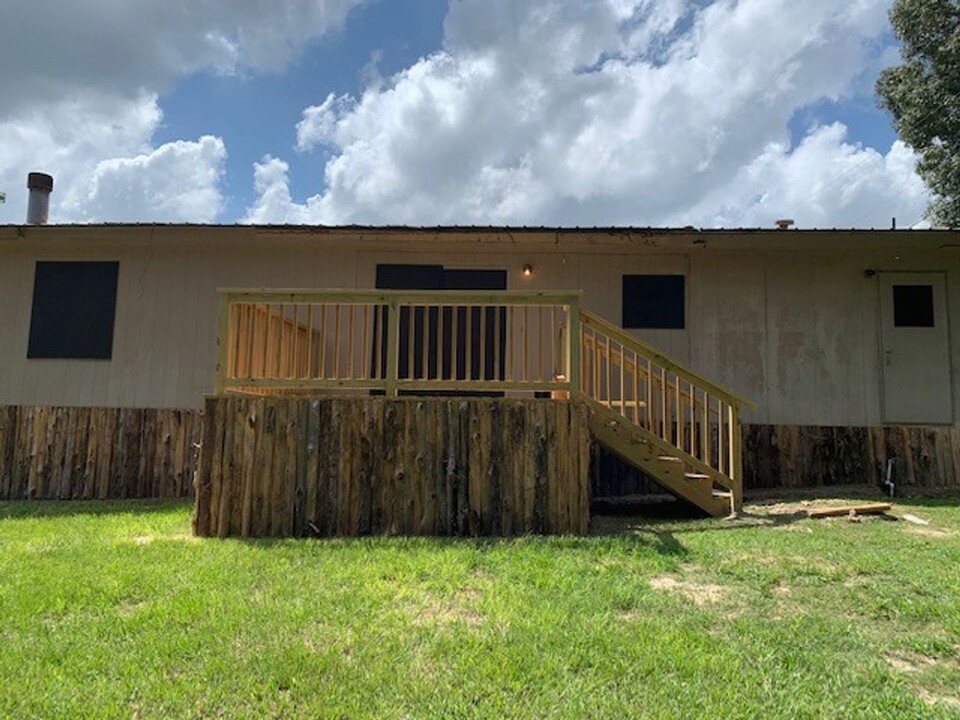 190 Cir Pk Dr in Nacogdoches, TX - Building Photo