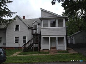 58 Lake St in Middletown, CT - Building Photo