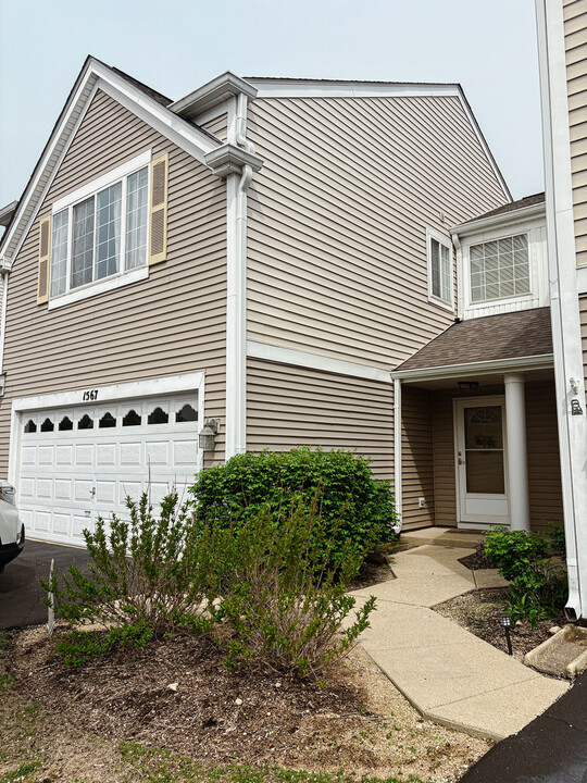 1567 Spaulding Rd in Bartlett, IL - Building Photo