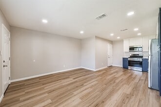 1266 Dove St in Houston, TX - Building Photo - Building Photo