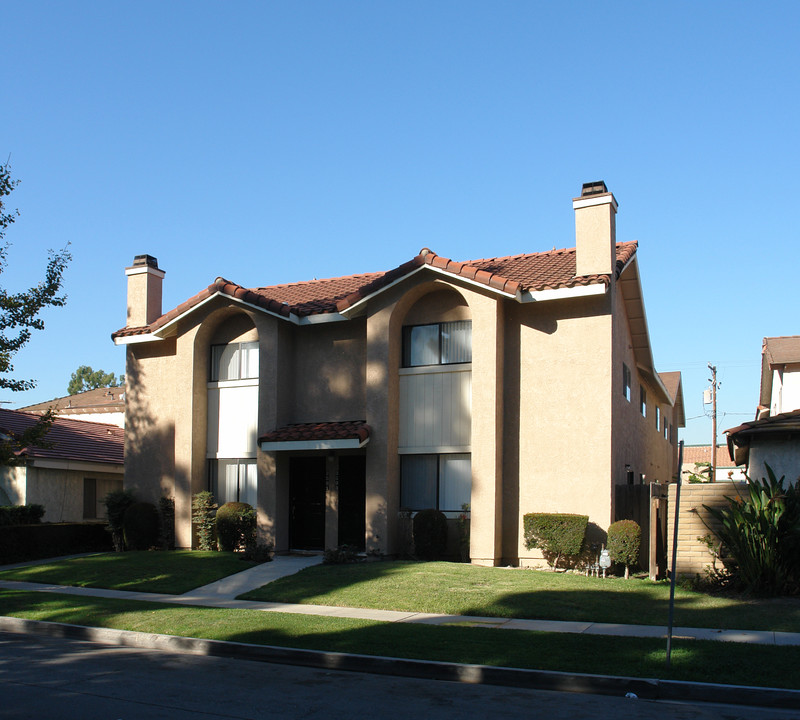 Green Street Apartments in Los Alamitos, CA - Building Photo