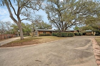 2807 Hatley Dr in Austin, TX - Building Photo - Building Photo