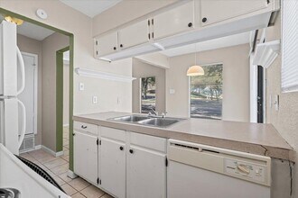 2809 Parker Ln in Austin, TX - Building Photo - Building Photo