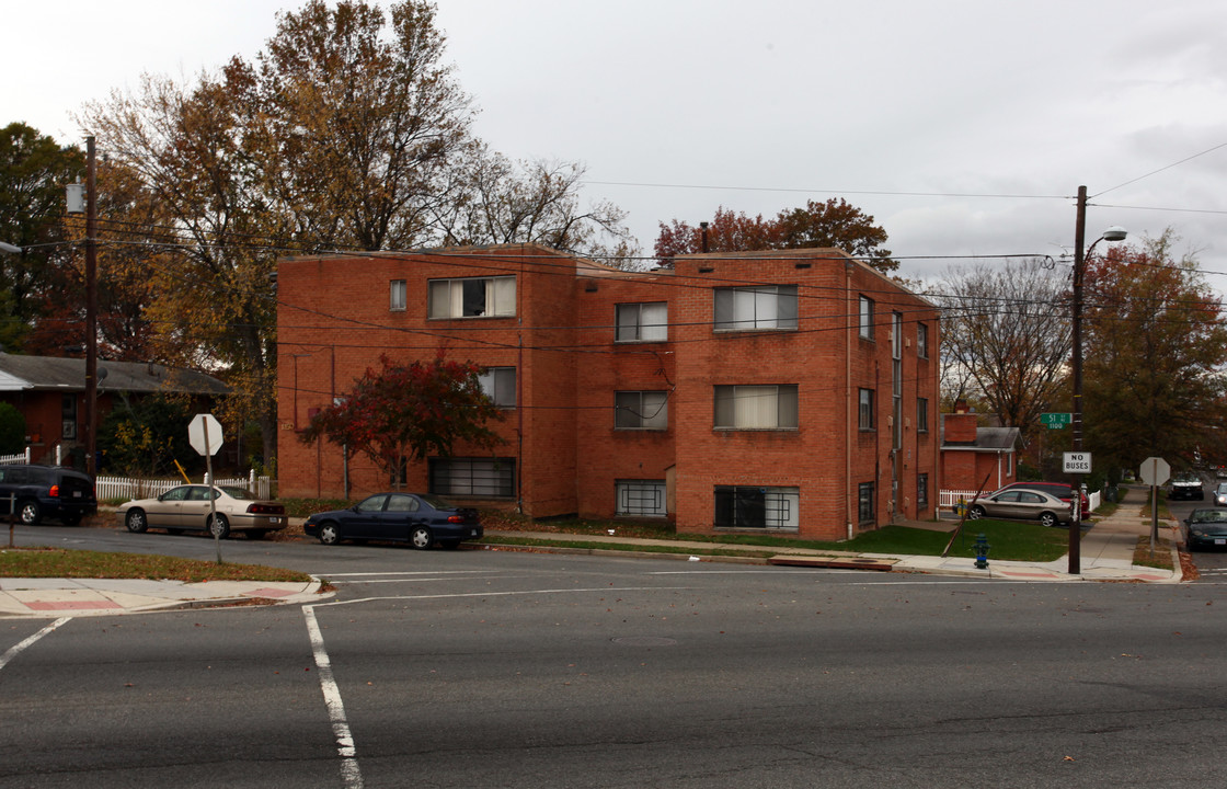 5055 Meade St NE in Washington, DC - Building Photo