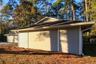 796 Greenwood Trail SE in Conyers, GA - Building Photo - Building Photo