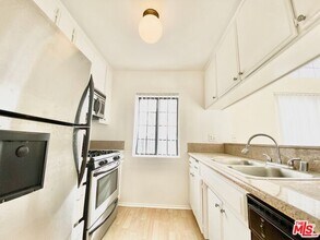 9801 Tabor St-Unit -201 in Los Angeles, CA - Building Photo - Building Photo