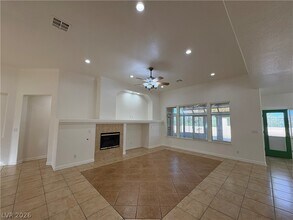 128 Torchwood Ln in Las Vegas, NV - Building Photo - Building Photo
