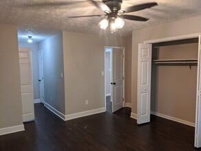 155 Chesapeake Dr in Ellenwood, GA - Building Photo - Building Photo