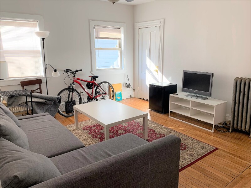 11 Pratt St in Boston, MA - Building Photo