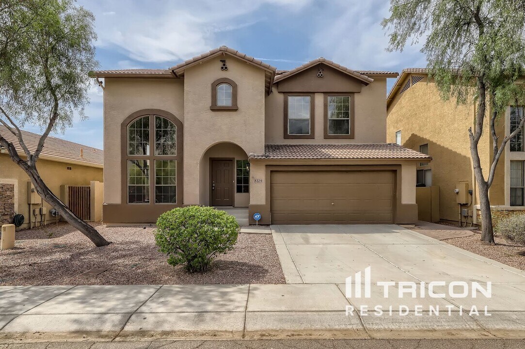 8329 W Cocopah St in Tolleson, AZ - Building Photo