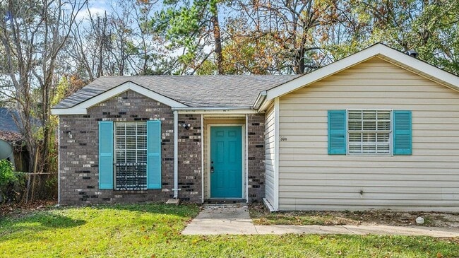 property at 306 N 40th Ave